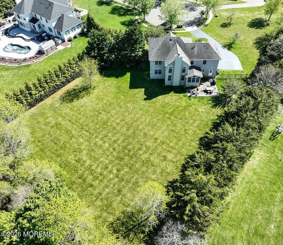 18 Willow Court, Manahawkin, NJ 08050