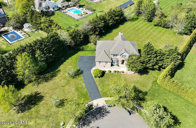 18 Willow Court, Manahawkin, NJ 08050