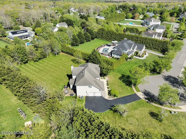 18 Willow Court, Manahawkin, NJ 08050
