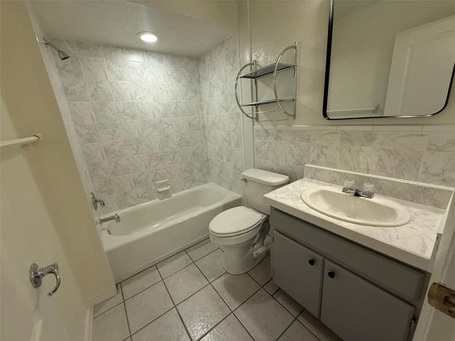 512 DEWHURST STREET, Port Charlotte, FL 33954