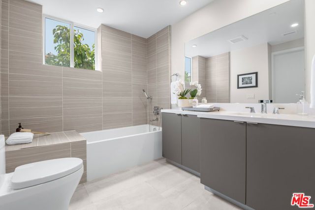 1226 S Bedford Street 502, Los Angeles, CA 90035