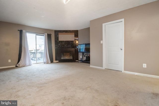 3902 HUNT HARBOR, Middle River, MD 21220