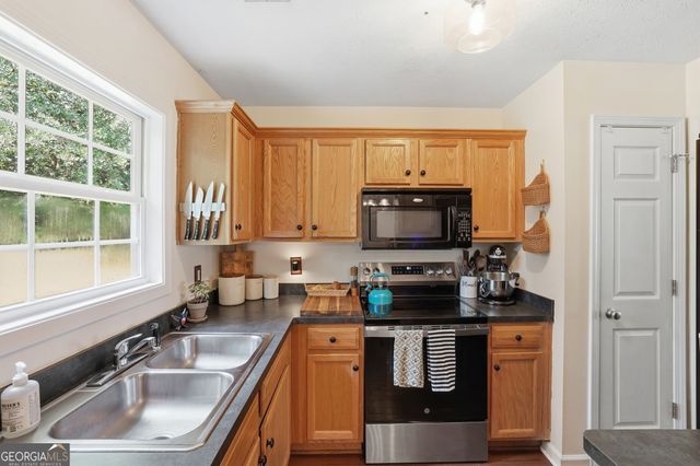 10 Strickland Way, Lavonia, GA 30553