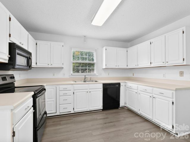 1 Strathmore Drive, Arden, NC 28704