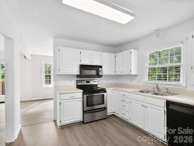 1 Strathmore Drive, Arden, NC 28704