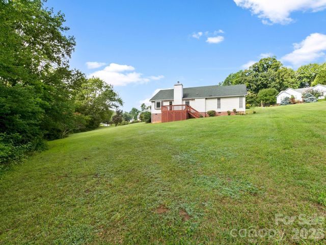 1 Strathmore Drive, Arden, NC 28704