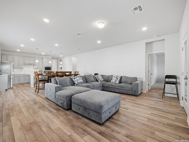 4615 Serpens, San Antonio, TX 78245