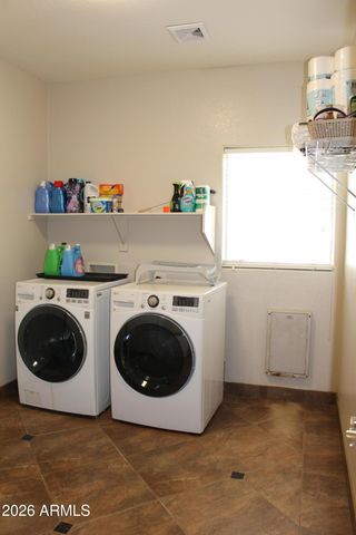 901 E HEATHER Drive, San Tan Valley, AZ 85140