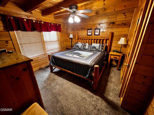 3216 White Falcon Way, Pigeon Forge, TN 37863