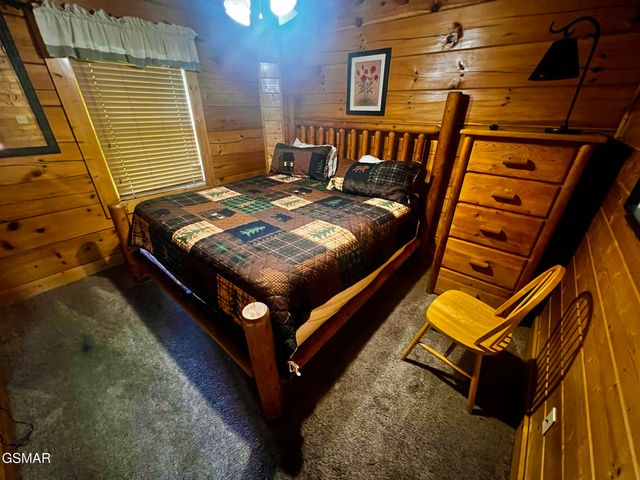 3216 White Falcon Way, Pigeon Forge, TN 37863