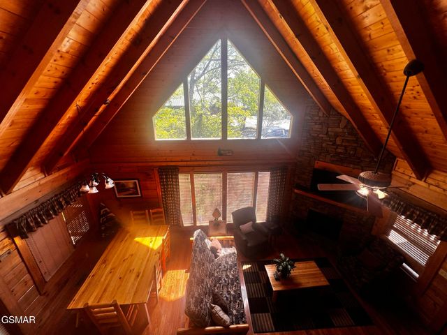 3216 White Falcon Way, Pigeon Forge, TN 37863
