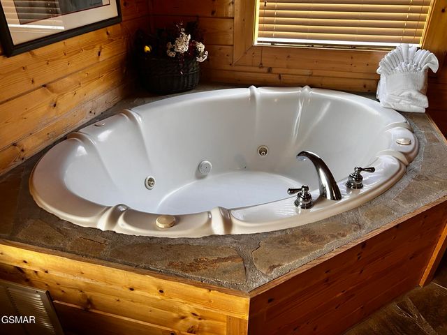 3216 White Falcon Way, Pigeon Forge, TN 37863