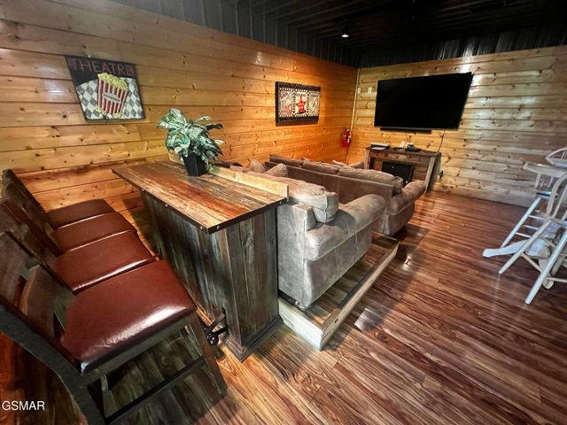 3216 White Falcon Way, Pigeon Forge, TN 37863