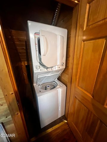 3216 White Falcon Way, Pigeon Forge, TN 37863