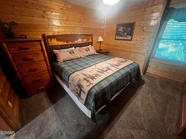 3216 White Falcon Way, Pigeon Forge, TN 37863