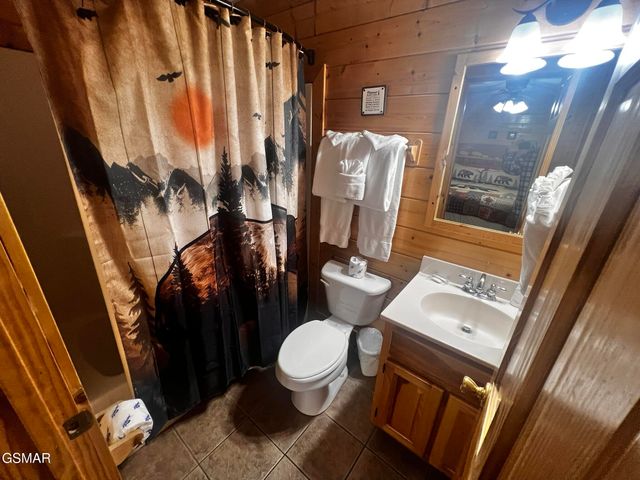 3216 White Falcon Way, Pigeon Forge, TN 37863