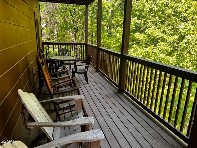 3216 White Falcon Way, Pigeon Forge, TN 37863