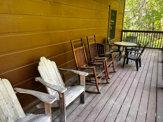 3216 White Falcon Way, Pigeon Forge, TN 37863
