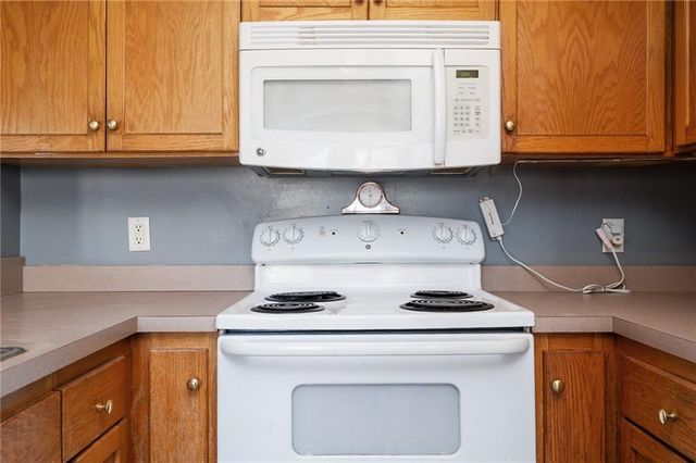 410 E 13th Street, Eudora, KS 66025