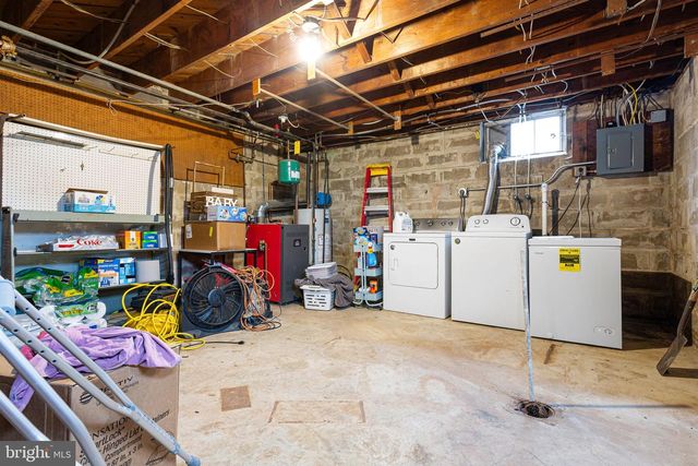 1102 CLAYTON RD, Wilmington, DE 19805