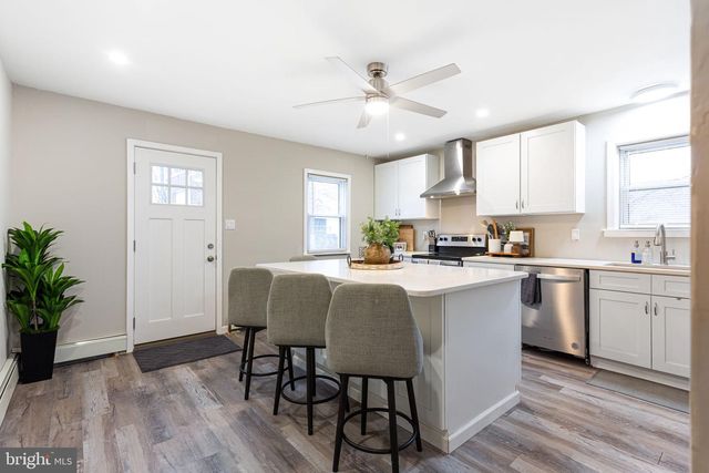 1102 CLAYTON RD, Wilmington, DE 19805