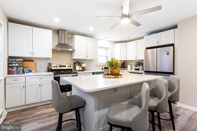 1102 CLAYTON RD, Wilmington, DE 19805