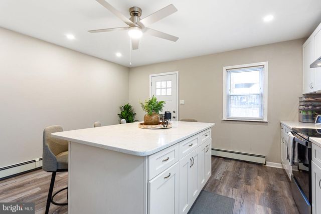 1102 CLAYTON RD, Wilmington, DE 19805