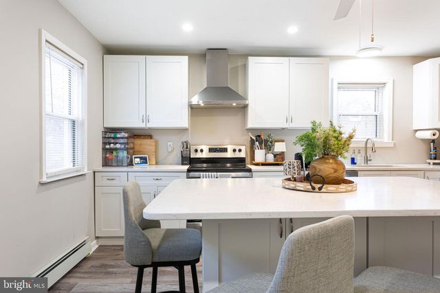 1102 CLAYTON RD, Wilmington, DE 19805