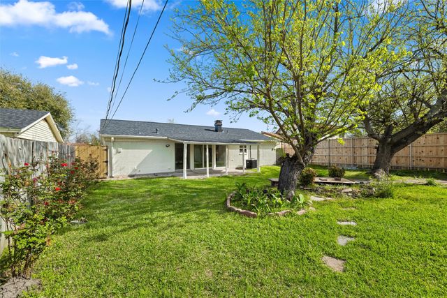 429 Blueberry Lane, Grand Prairie, TX 75052