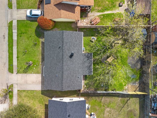 429 Blueberry Lane, Grand Prairie, TX 75052