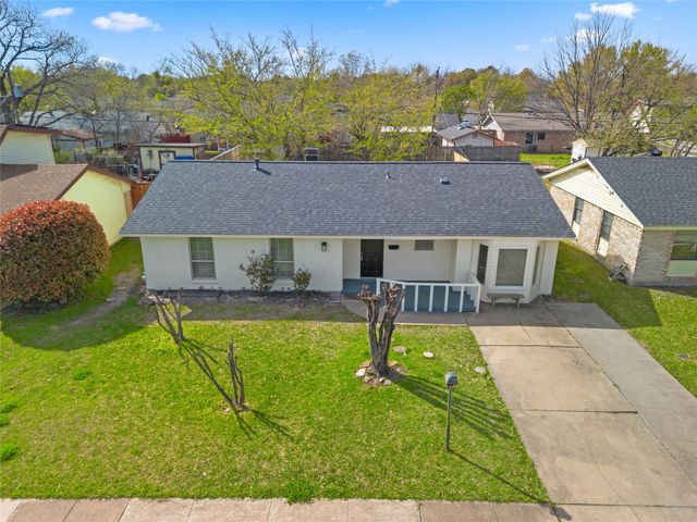 429 Blueberry Lane, Grand Prairie, TX 75052