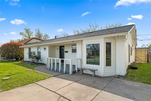 429 Blueberry Lane, Grand Prairie, TX 75052