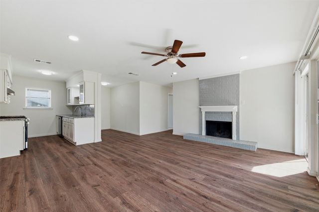 429 Blueberry Lane, Grand Prairie, TX 75052