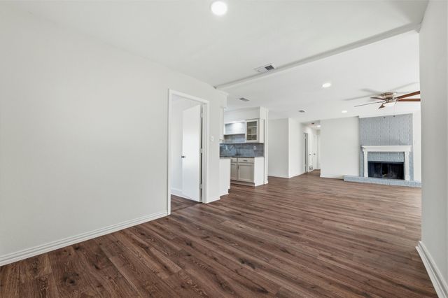 429 Blueberry Lane, Grand Prairie, TX 75052