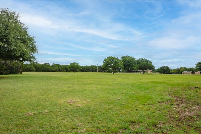 135 Private Road 2526, Meridian, TX 76665
