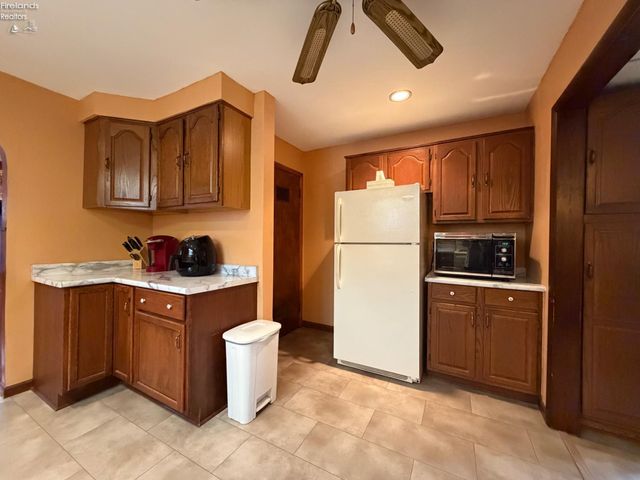 E 405 Parish Street, Sandusky, OH 44870