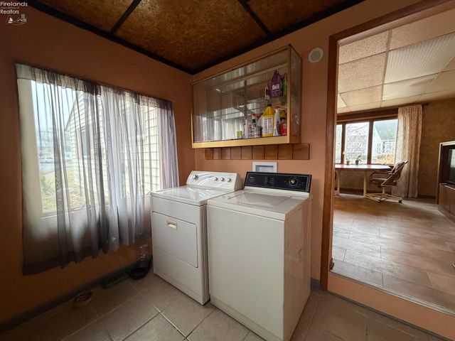 E 405 Parish Street, Sandusky, OH 44870