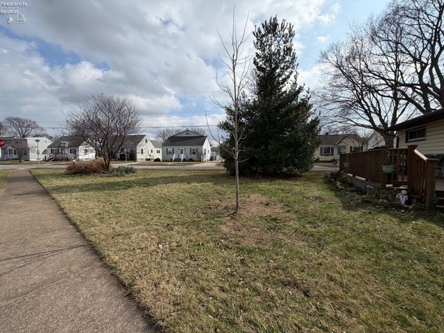 E 405 Parish Street, Sandusky, OH 44870