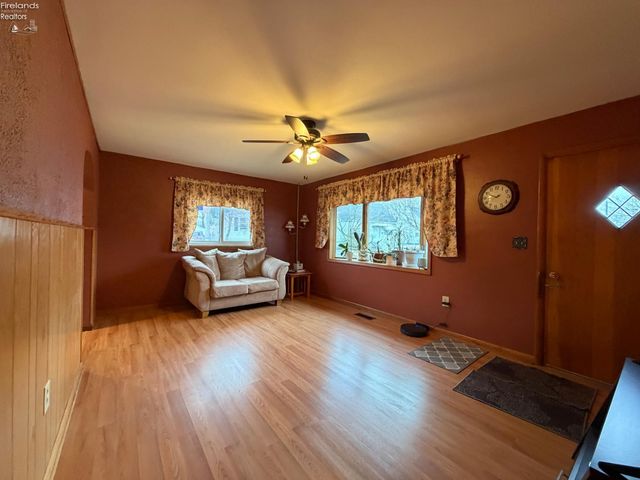 E 405 Parish Street, Sandusky, OH 44870