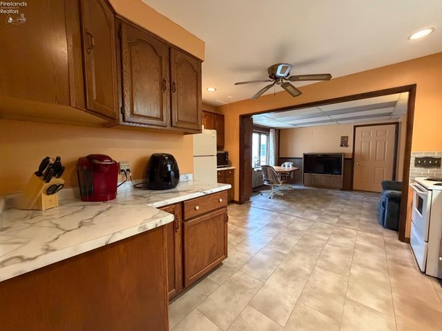 E 405 Parish Street, Sandusky, OH 44870