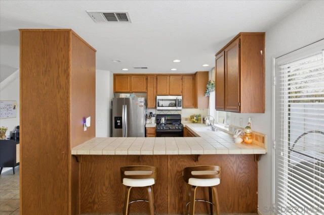 1964 Arbor Glen, Escondido, CA 92025