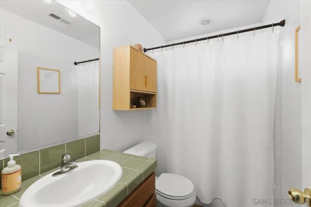 1964 Arbor Glen, Escondido, CA 92025