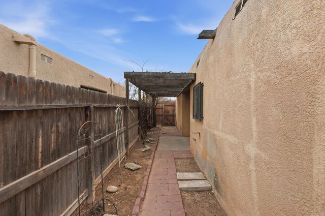 3409 Alpha Court NW, Albuquerque, NM 87120