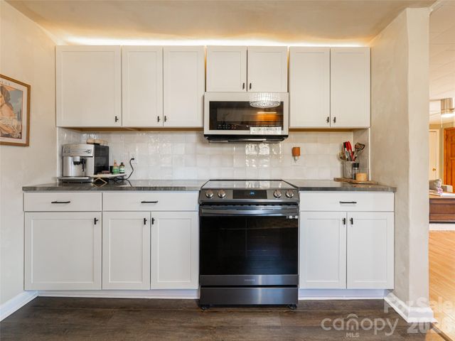 44 Presbyterian Church Road, Mills River, NC 28759