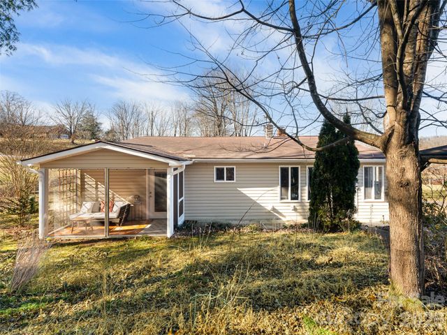 44 Presbyterian Church Road, Mills River, NC 28759