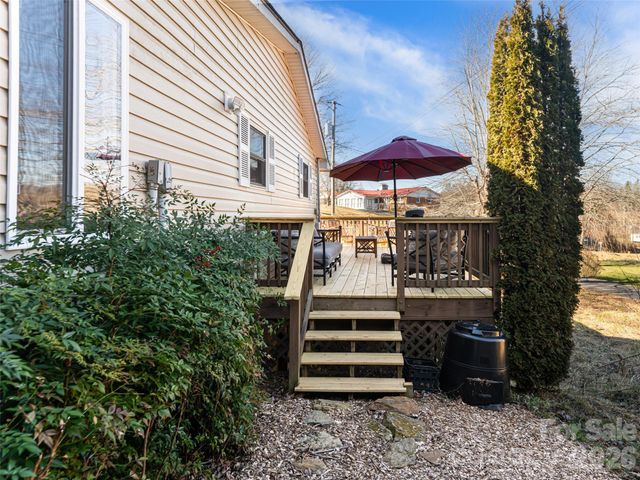 44 Presbyterian Church Road, Mills River, NC 28759