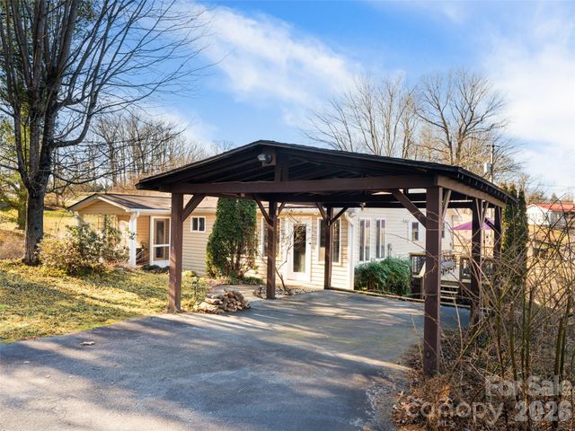 44 Presbyterian Church Road, Mills River, NC 28759