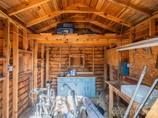 44 Presbyterian Church Road, Mills River, NC 28759