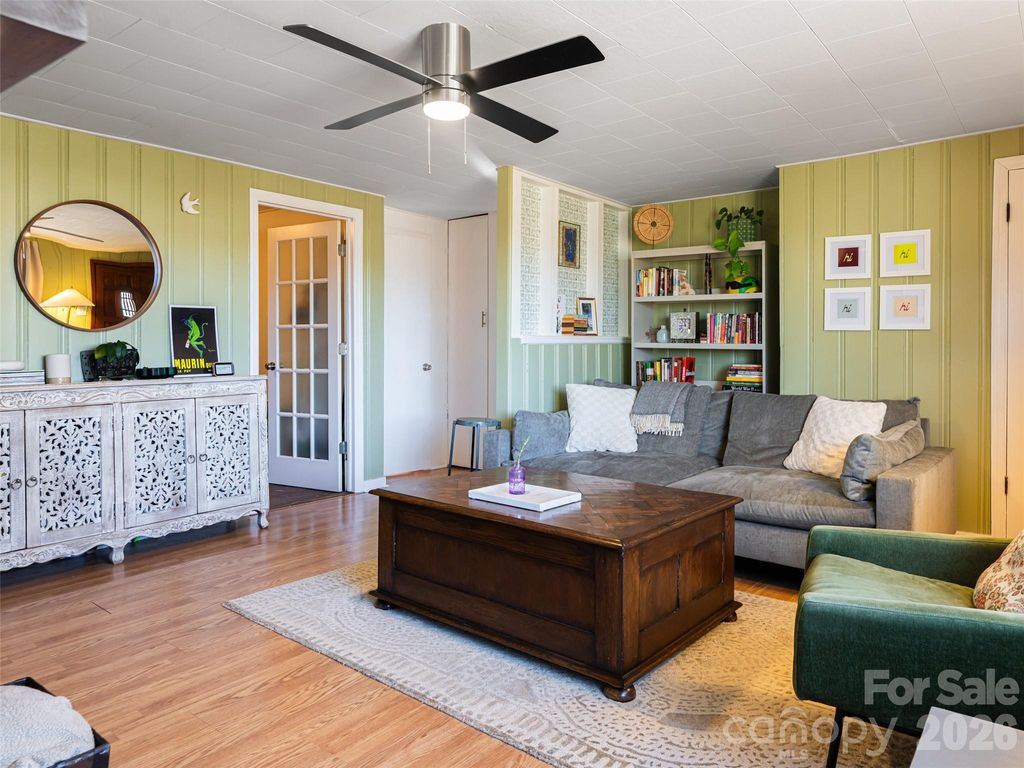 44 Presbyterian Church Road, Mills River, NC 28759