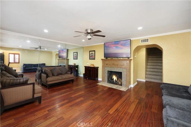 7802 Adwen, Downey, CA 90241